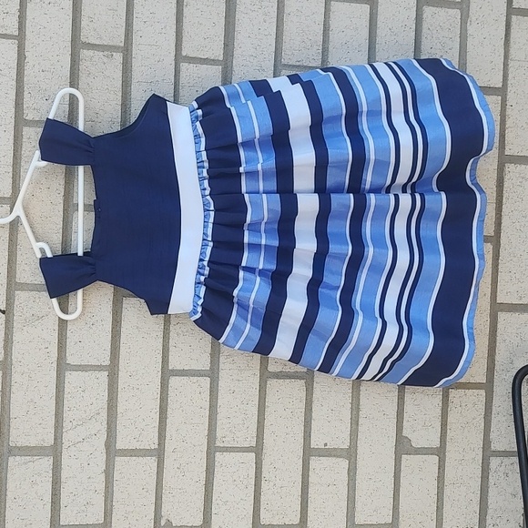 Blue/White dress - Picture 8 of 9